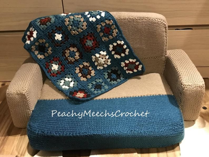 Finally! A Kitty-Cat Couch Pattern For Knitters! Suitable For Other Small Pets Too! 👉 buff.ly/3vpByeu - with knit AND crochet accessories. 😻 #knitting #crochet