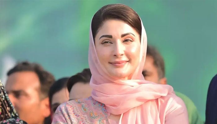 وزیراعلیٰ پنجاب مریم نواز نے کہا کہ 6 ہفتےکی قلیل مدت میں نوازشریف اور میرے ایک خواب کی تکمیل ہوگئی، لوگوں کے گھروں کی دہلیز تک صحت کی سہولت پہنچانے کا خواب پورا کردیا۔💯 انہوں نے کہا کہ فیلڈ اسپتال میں تمام سہولیات موجود ہیں جو ایک کلینک میں ہوتی ہیں، 32 فیلڈ اسپتال آج سے پورے…