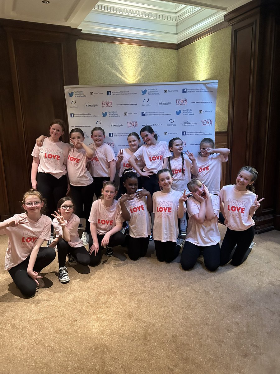 #CONNECTED| Magnificent moves from the pupils at @StNiniansPri #ActiveDance2024