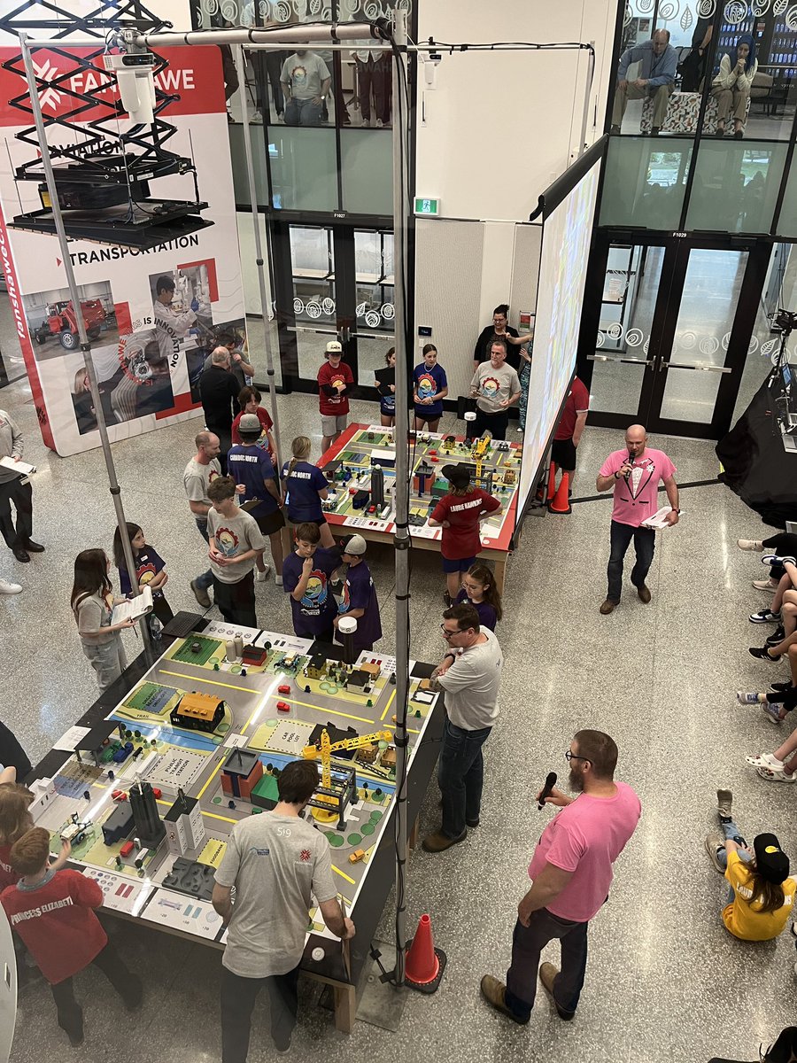 The excitement is real!!! The finals are on! Such great teamwork, collaboration, strategies and perseverance from all teams! What an amazing experience for these students. #innovationvalley @FanshaweCollege @TVDSB @TVDSB_STEM @TVDSB_LearnTech