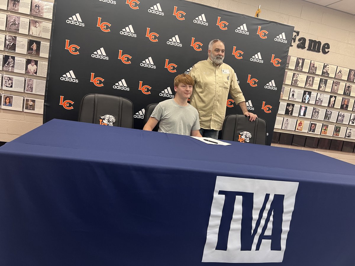 🎉 Congratulations Ryne R on your internship with TVA Bull Run Fossil Plant! 🌟 Your dedication and hard work have paid off. 💼👏 We're proud to see LCHS students seizing such incredible opportunities! 🚀 #Internship #TVA #LCHS 🎉