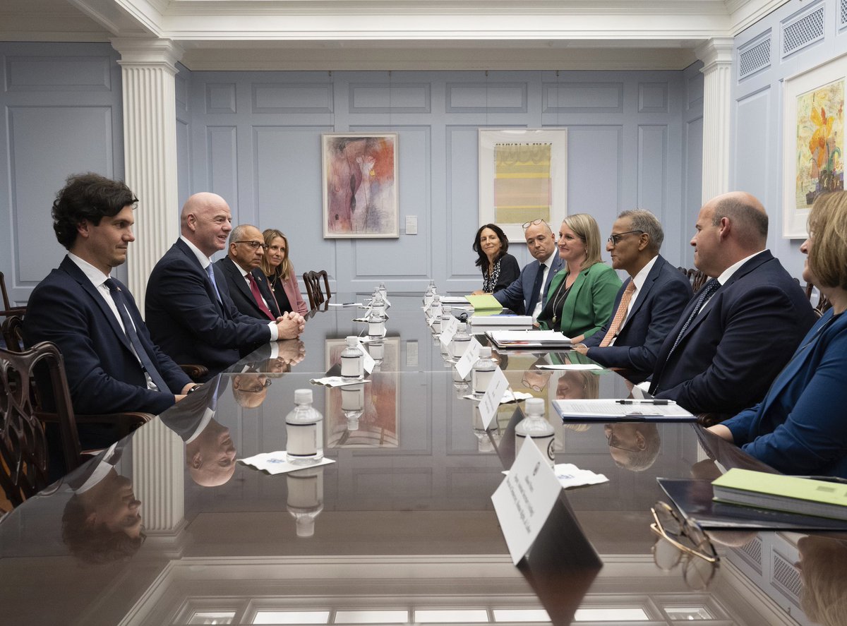 Great to welcome FIFA President Gianni Infantino to @StateDept to discuss preparations for the 2026 Men’s @FIFAWorldCup - we can’t wait to bring the #FIFAWorldCup  back to North America in just over two years! @FIFAcom #WeAre26 #SportsDiplomacy