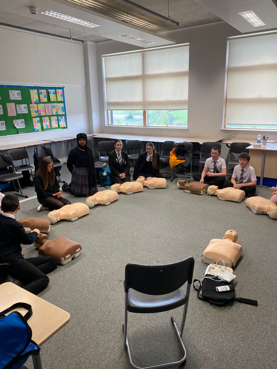 🔹️ S2 Insight Into Industry Day HeartStart certificates were given out by Jean and the team after the first aid training ⛑️ #dyw #raisethebarr @BarrheadHighSch
