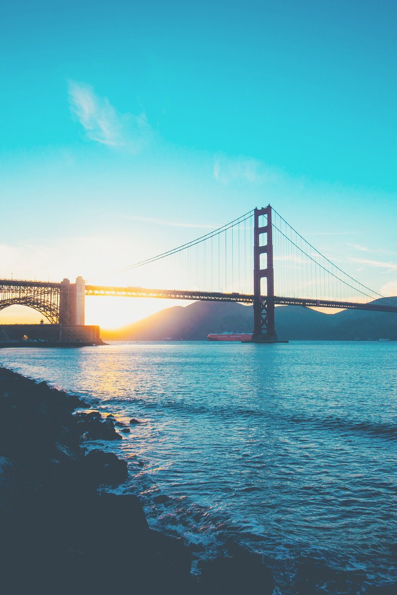 Sunrise at the Golden Gate Bridge.