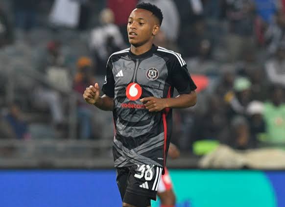 Ladies and gentlemen Relebohile Mofokeng is HIM ❤😭🏴‍☠️🤝🏻♣️🎱

 #Ssdiski #DStvPrem 
 #OrlandoPirates #OnceAlways