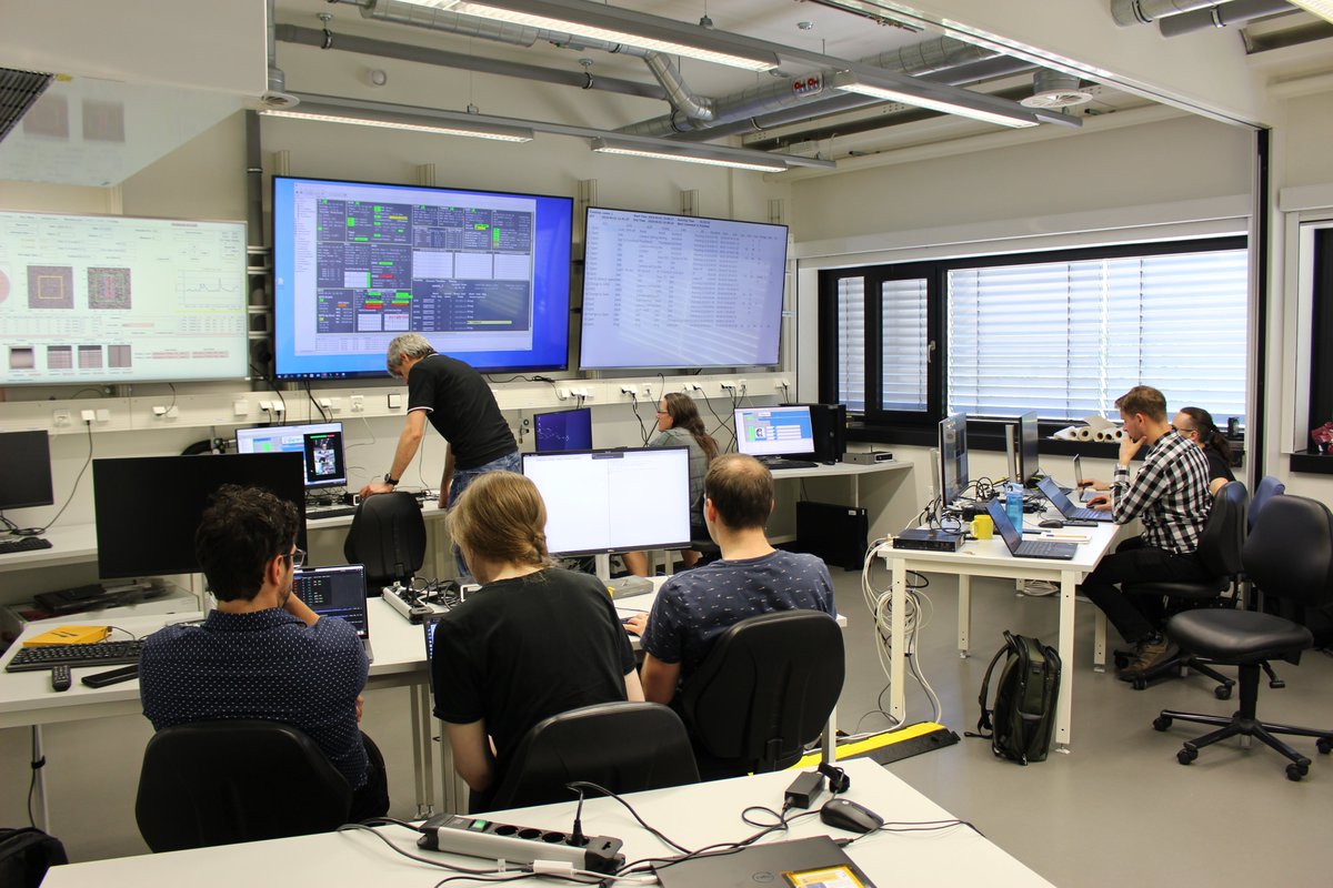 Successful #FirstLight für #Sunrise_III at #EsrangeSpaceCenter! While the solar observatory got its first glimpse of the #Sun🌞, the data from the scientific instruments were analyzed in the Göttinger Operations Center at @MPSGoettingen.