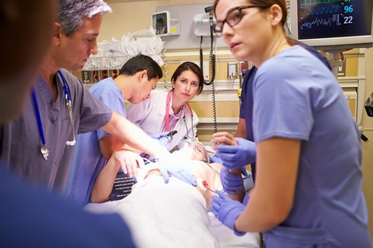 New Article: 'AHRQ Launches Free TeamSTEPPS 3.0 Training to Improve Patient Safety Communication' @AHRQNews #TeamSTEPPS - healthysimulation.com/55406/teamstep…
