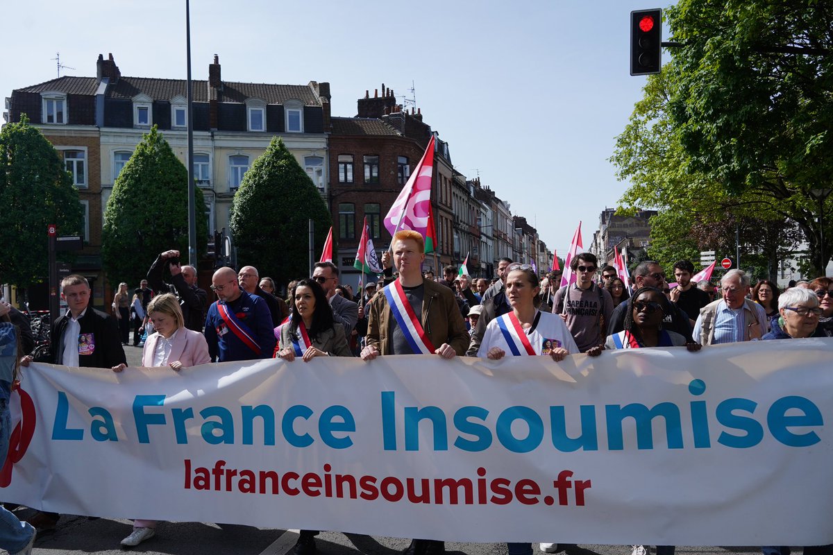 Belle manifestation à Lille aujourd’hui Bonne fête internationale de lutte pour les travailleuses et travailleurs ! ✊🏻