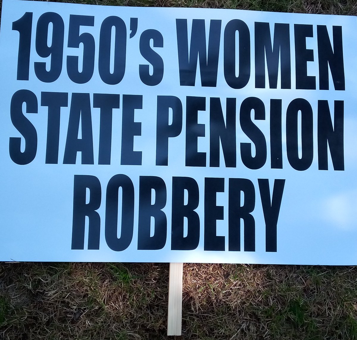 @Conservatives #50sWomen here

@Conservatives are ABJECT LIARS
6 years PAID for pension STOLEN
Most have lost 45k+
1 woman dies every 13 minutes WITHOUT  a Pension
 #FullRestitution     #Backto60