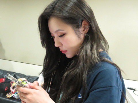 GMgBTm9akAAL-Su?format=jpg