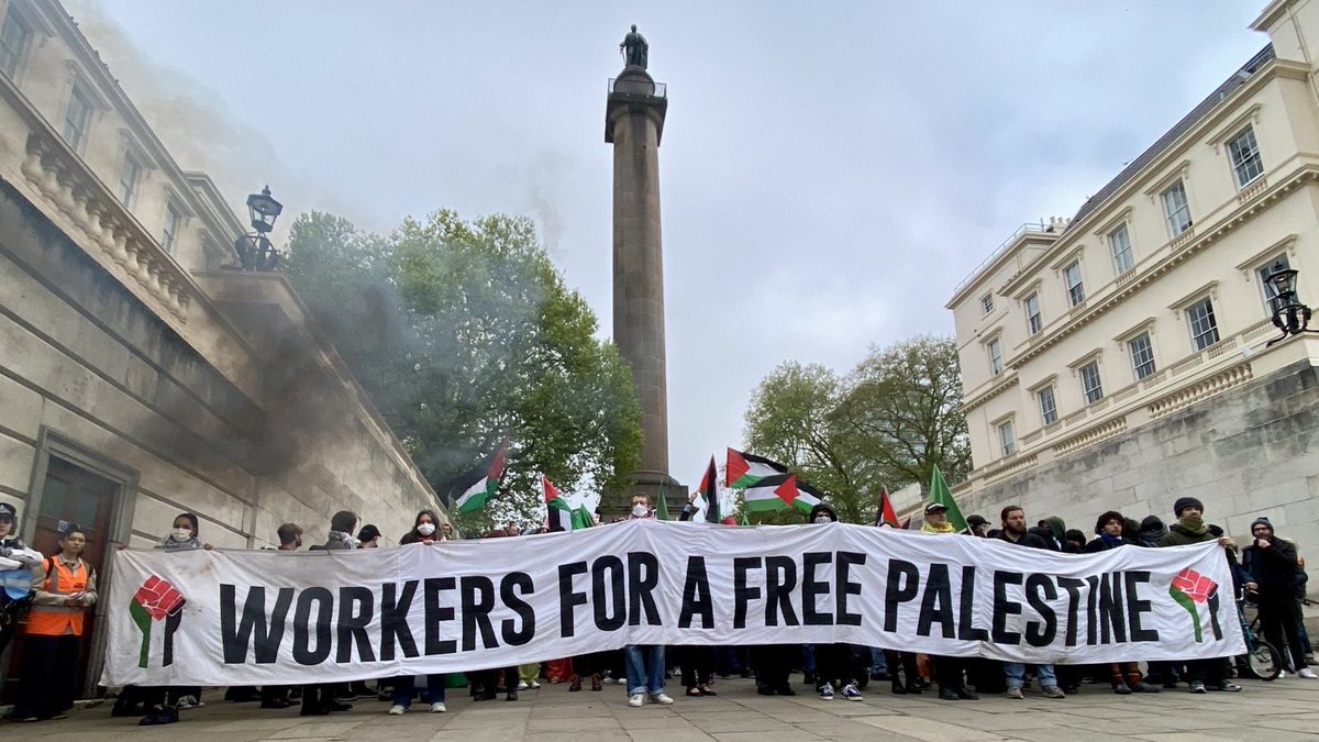 Several arrests occurred as police tried to clear one of the entrances to building. Blockade held strong for nearly two hours at this point #StopArmingIsrael