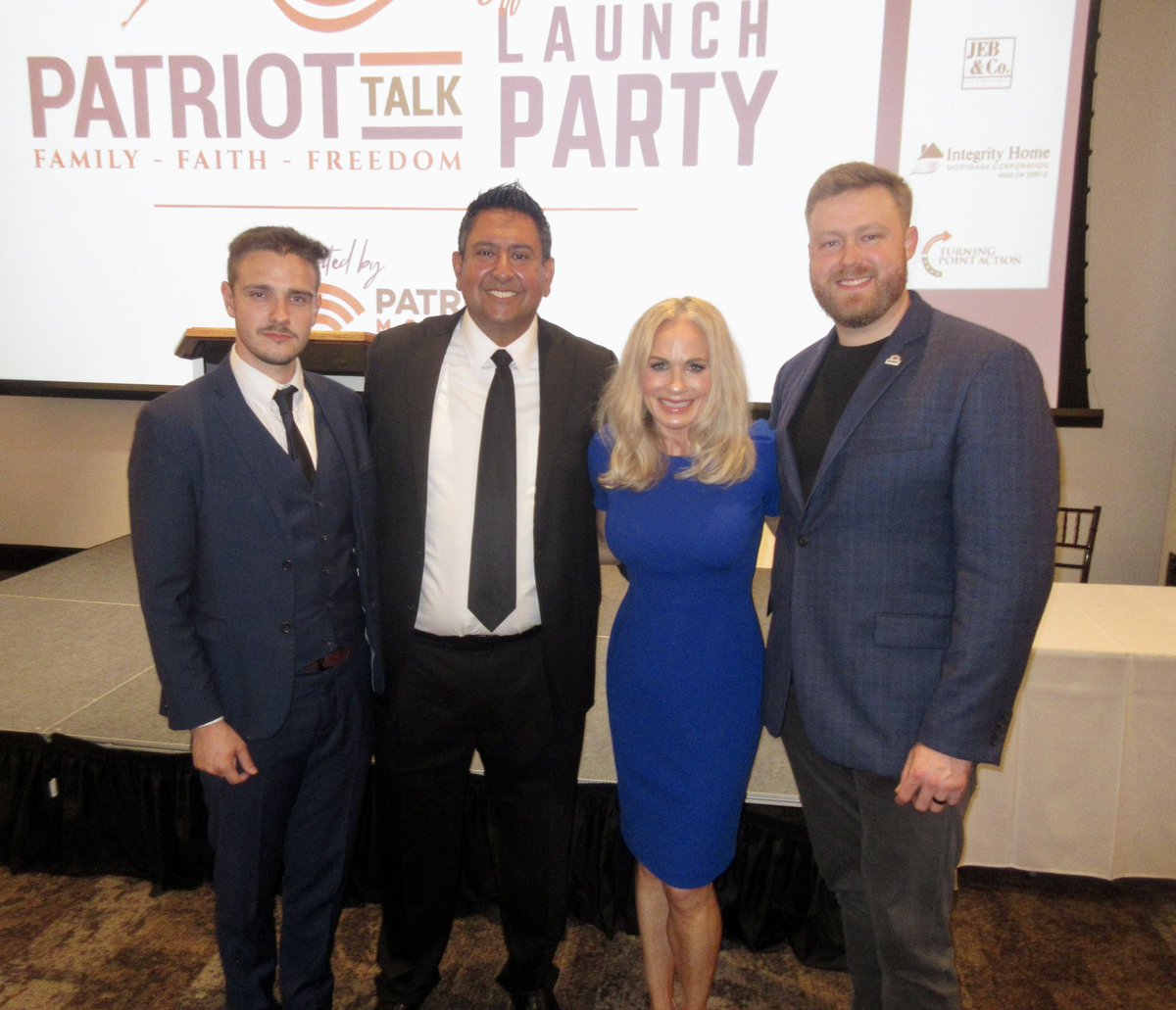 AngelaBoxShow's tweet image. Absolutely INCREDIBLE #LaunchParty for #PatriotTalk920 last night at #HoustonChristianUniversity with so many wonderful supporters and sponsors. #ToddStarnes came in as our keynote speaker and was AWESOME! 

THANK YOU to #PatriotMobile for putting your faith in us and