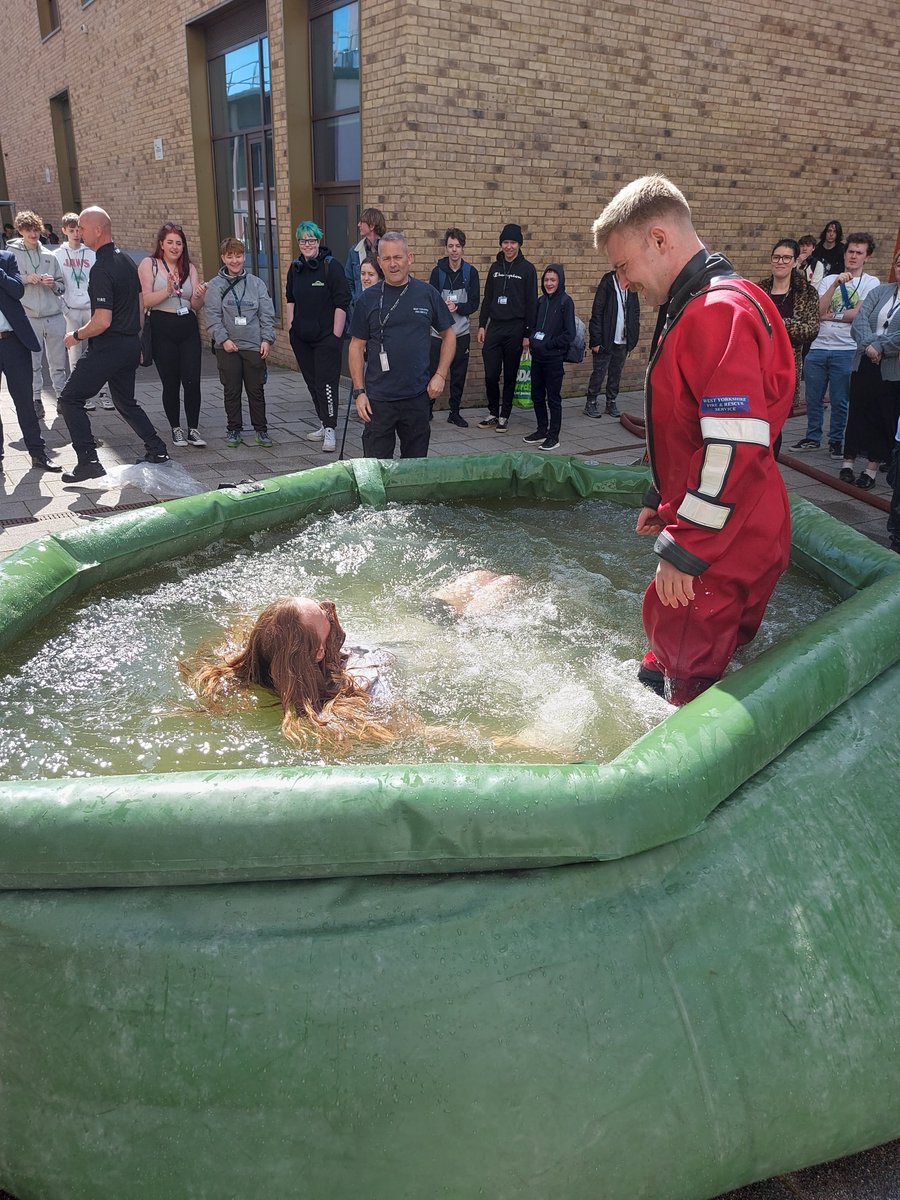 This week our crews are visiting @wakeycollege to teach the students about the dangers of cold water shock. Some willing volunteers took part in a controlled demonstration.......@WYFRS #BeWaterAware