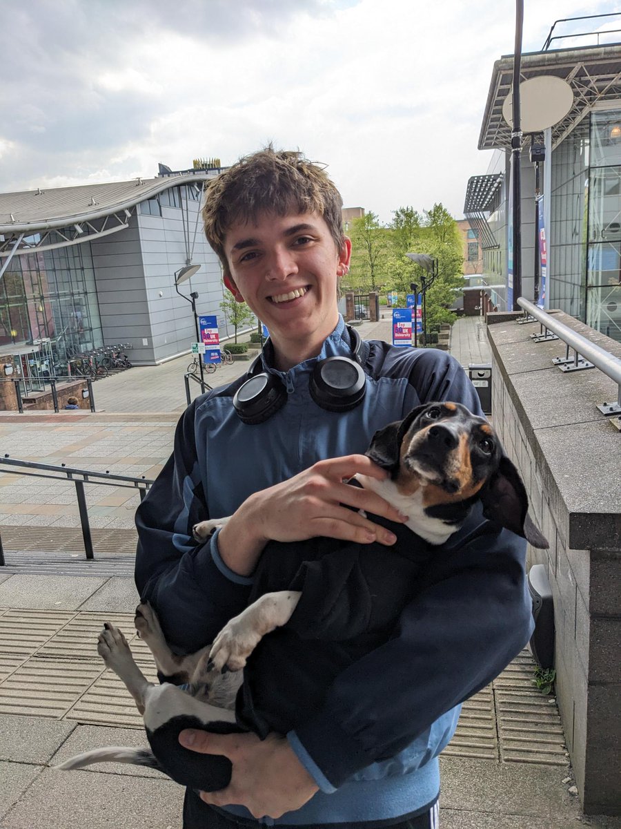 Winston's Well Wishes are back 🐾 Our well pal Winston joined us on campus today to wish students good luck with their exams and assessments 🍀 We also handed out stress balls to students to help with their exam stress🫶🐶