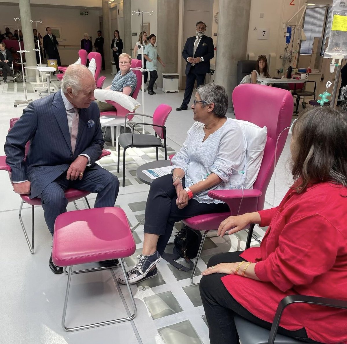 👑The King is Patron of Cancer Research UK. Here he is visiting with patients, and later in the day going to undergo his own treatment. He shows amazing resilience.