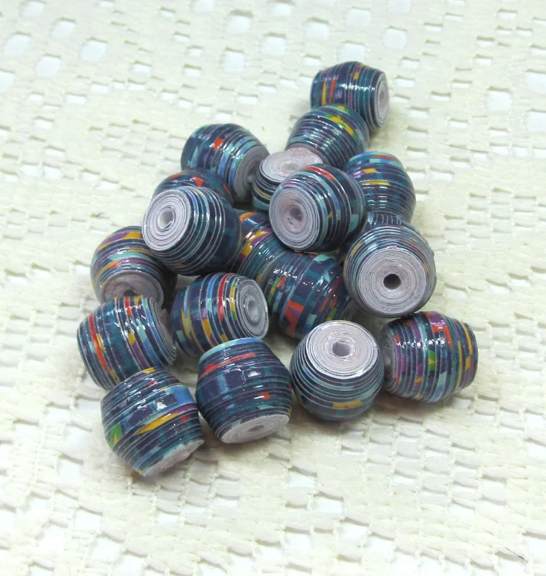 Paper Beads, Loose Handmade, Jewelry Making Supplies, Shorty Barrels, Navy Blue with Kiddo Toys thepaperbeadboutique.etsy.com/listing/170818…
#jewelrymakingbeads #handmadebeads #paperbeads #craftingbeads #barrelbeads