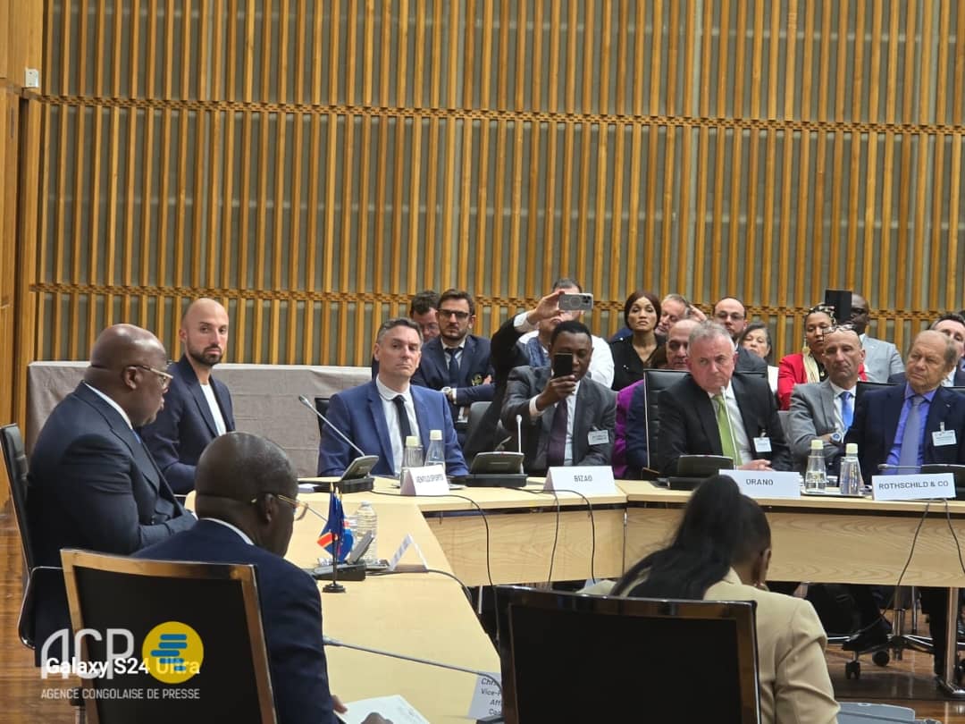 A Paris, Felix Tshisekedi rassure les investisseurs Français sur le climat des affaires en RDC radiookapi.net/2024/05/01/act…