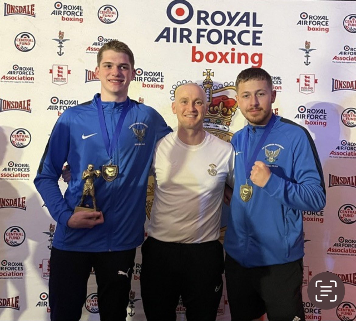 Spr Musleh, 48 Fd Sqn and Spr Curran, 60 Sqn represented 39 Engr Regt and the RE (Royal Engineer) Boxing Club at the RE Select v RAF Lossiemouth boxing evening. Both boxed very well earning hard fought victories against tuff RAF and civilian opponents. @Proud_Sappers
