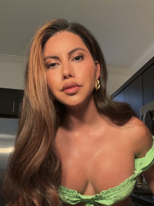 Face / / / dick 💦 https://t.co/Bvw4MvMWrp