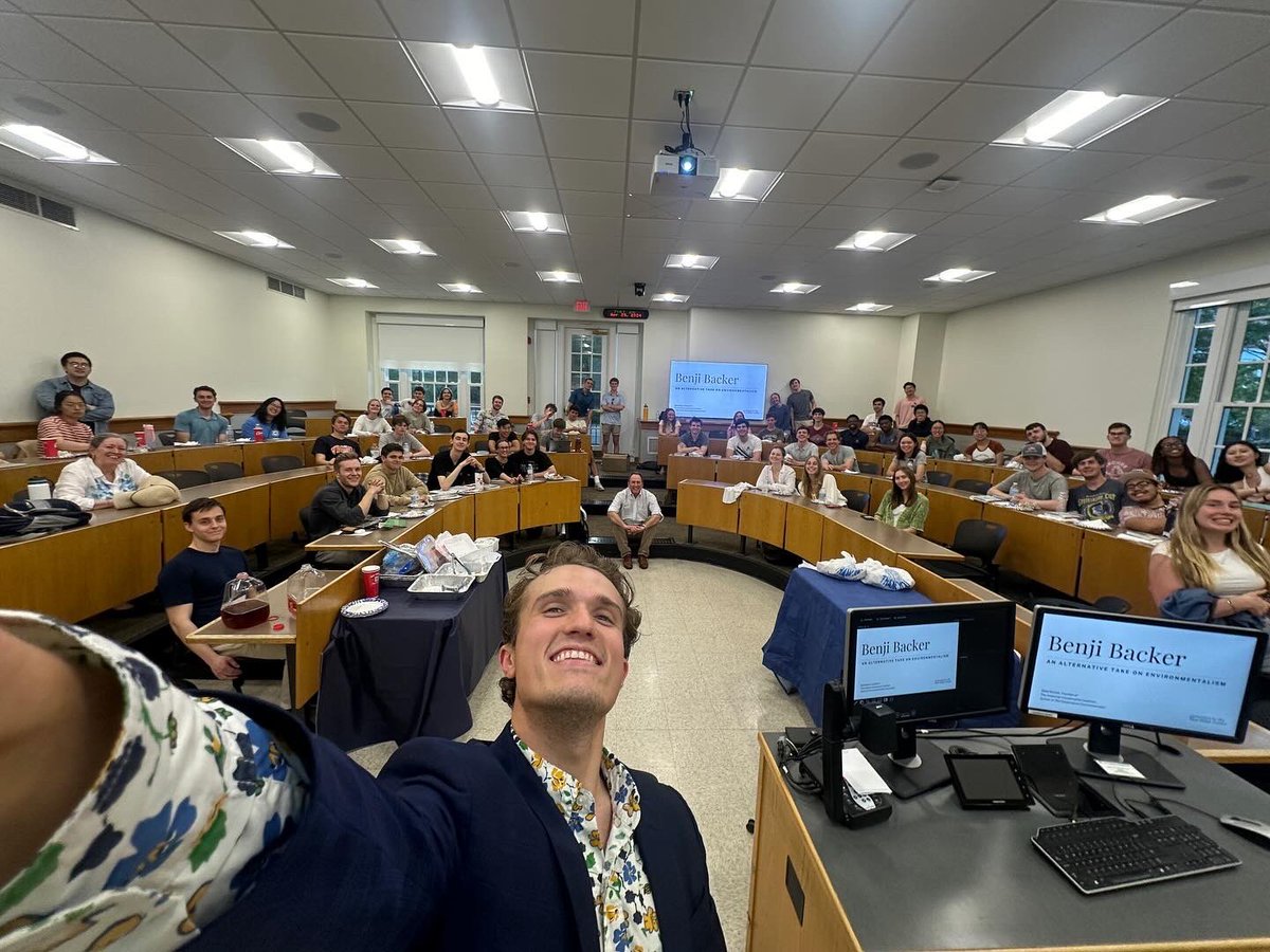 Before heading to DC, I had the honor of speaking to a standing room-only crowd of over 100 inspiring young leaders @UVA. We discussed “The Conservative Environmentalist”and the sensible environmental movement we’re building. Thanks to the Blue Ridge Center for hosting me!