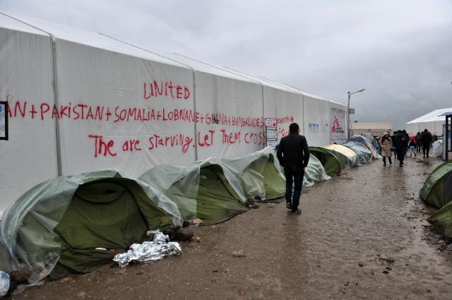 Des migrants venus de la province britannique d'Irlande du Nord campent à Dublin plutôt que d'être expulsés par Londres vers le Rwanda
 fdesouche.com/2024/05/01/des…