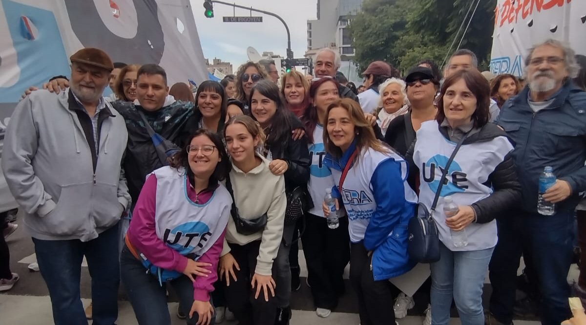 utectera's tweet image. Marchamos en unidad en defensa de los derechos de lxs trabajadorxs. 

#1DeMayo