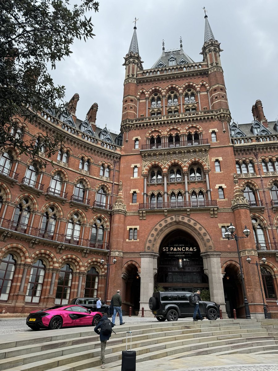 The architecture of this hotel is ruined by the pink car #StPancras