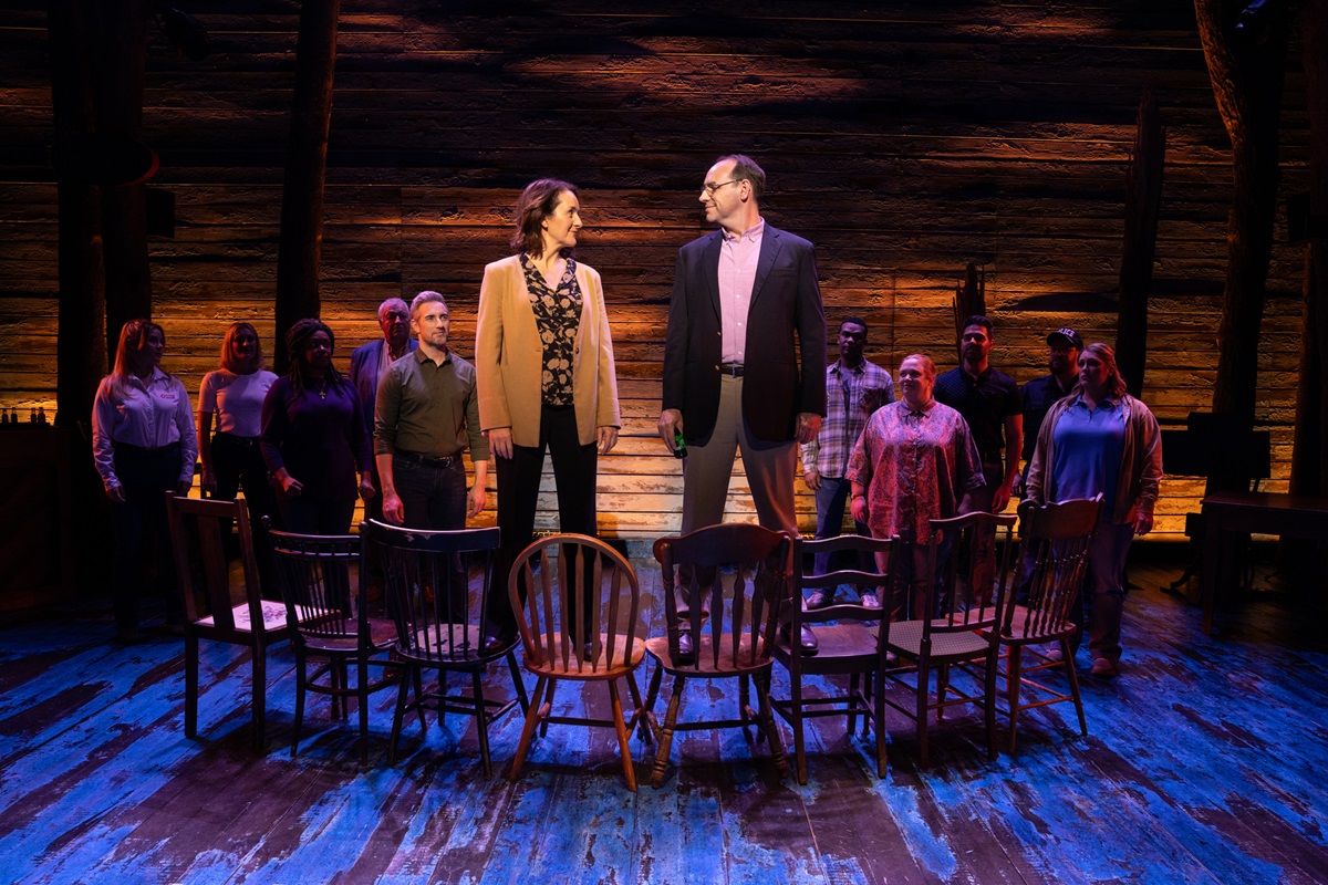 #REVIEW - @ComeFromAwayUK at @GrandTheatreLS1 'a much needed reminder that most people are decent and in even the most desperate times will come together to do the right thing' northwestend.com/come-from-away… ***CLOSES THIS WEEK***
