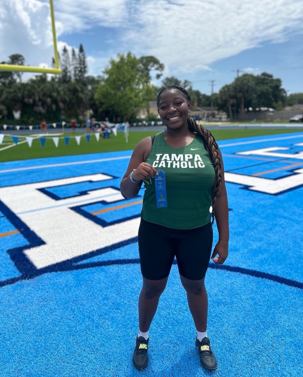 Congratulations to J’Nia Simpson on her District Championship 🥇 in the Shot Put and Disc