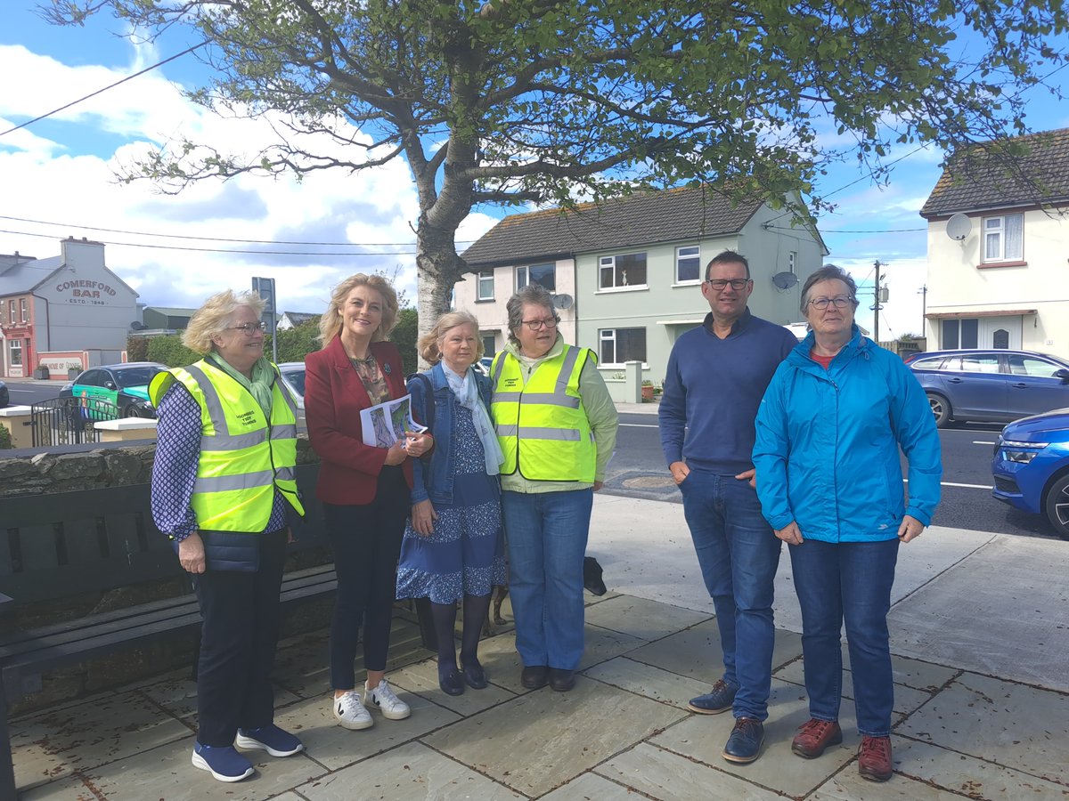Meeting with the Doonbeg Tidy towns with @CllrCMurphy - place looks great! So impressed with the volunteers!