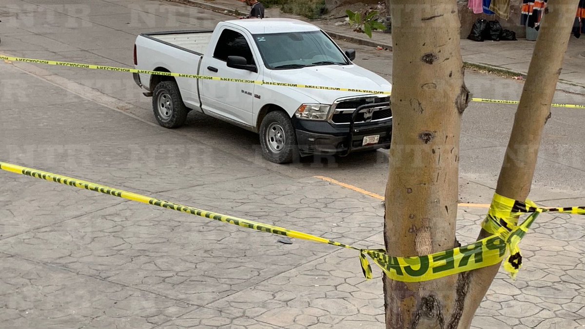 #AlertaRoja #Fresnillo 🚨 A muy temprana hora, un motociclista que circulaba sobre la calzada Proaño a la altura del tiro Buenos Aires, perdió el control de su unidad, se salió del camino y terminó estrellándose en la guarnición de concreto.

ntrzacatecas.com/2024/05/muere-…