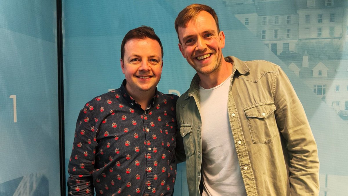 ICYMI 📻 @tmoran93 chatted to @olivercallan this morning about the inspiration behind his solo show #FilthyLiar, mental health and body image, and why a lie to get off school cost him an appendix. Listen back below⬇️ rte.ie/radio/radio1/o…