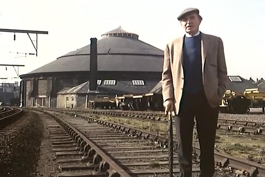 In these safety consciousness days one'd prob not approve of guys messing around on the railway but heres James Mason (the British actor) talking about the railways at Chalk Farm! How so much more liberal things were then! #Camden #LondonHistory #RailwayHistory #WestCoastMainLine