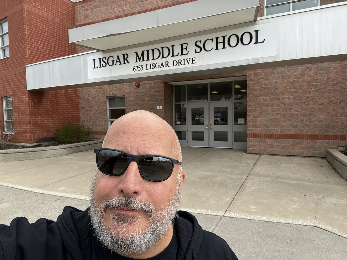 Add @LisgarMS to the @PeelSchools list! Enjoying the day seeing old friends, colleagues, and getting to know the school. Students have been great! @SPESPHEA @npphea @hpe4pdsb @SportForLife_ @opheacanada @PHECanada @Supportphe
