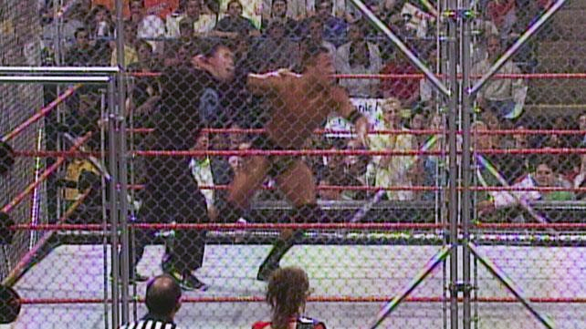 5/1/2000

The Rock defeated Shane McMahon in a non-title Steel Cage Match on RAW from the Baltimore Arena in Baltimore, Maryland.

#WWF #WWE #WWERaw #TheRock #ThePeoplesChampion #BramaBull #TheGreatOne #FinalBoss #ShaneMcMahon #TheBoyWonder #HereComesTheMoney #SteelCageMatch