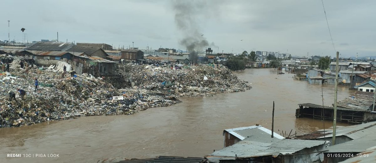 Wanavijiji_sdi's tweet image. Wanavijiji flooding update #MakingSlumsVisible 

Current situation now in Mukuru Viwandani ward following last nights rainfall

#flooding  #Inclusivecities
