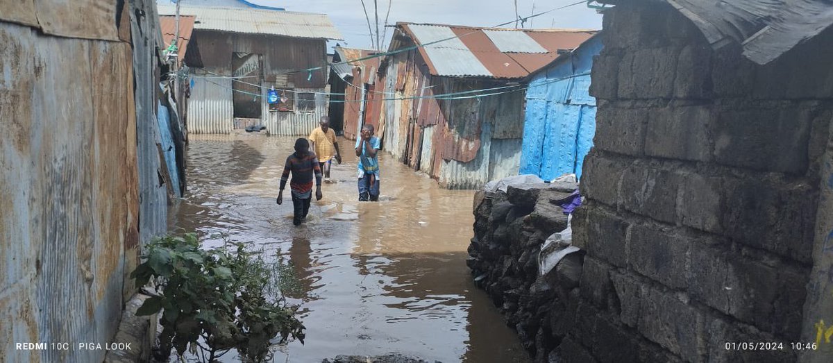 Wanavijiji_sdi's tweet image. Wanavijiji flooding update #MakingSlumsVisible 

Current situation now in Mukuru Viwandani ward following last nights rainfall

#flooding  #Inclusivecities