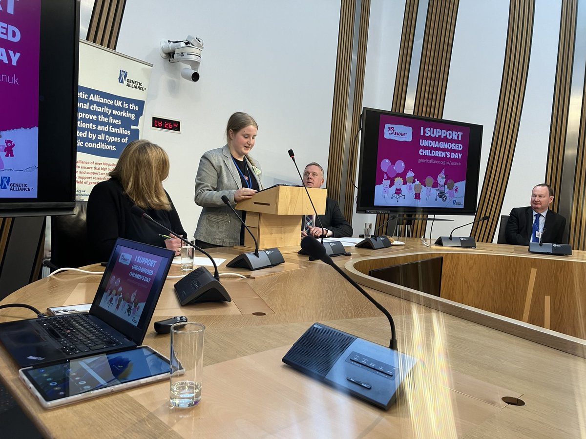 Proud of Julia speaking to politicians/ geneticists/ advocates for rare genetic conditions about her experiences with PCD on the occasion of Undiagnosed Conditions Day at the Scottish Parliament! @rarediseaseuk @GeneticAll_UK @SWAN_UK @PCD_UK @EdinUni_IGC