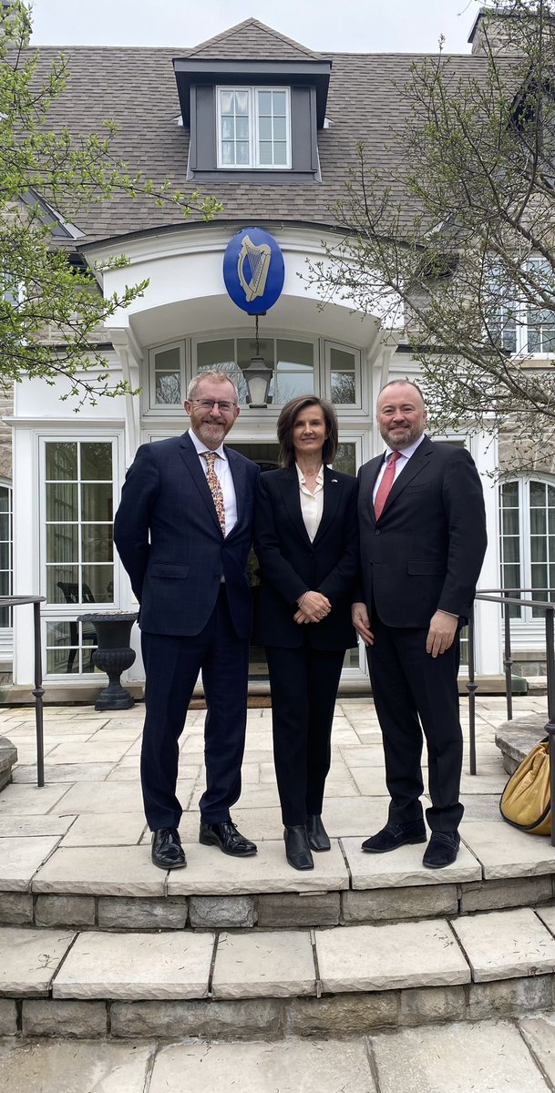 We were delighted to be joined by EU colleagues including Brian Glynn, MD - Americas, for a press breakfast this morning 🇮🇪 🇪🇺 A very productive start to the day at the residence! @EUAmbCanada @EUinCanada