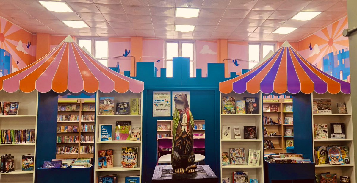 Another glorious day @dudleylibraries @GLL_UK with Oswald the Otter welcoming everyone into the beautiful children’s library. 📚📚❤️