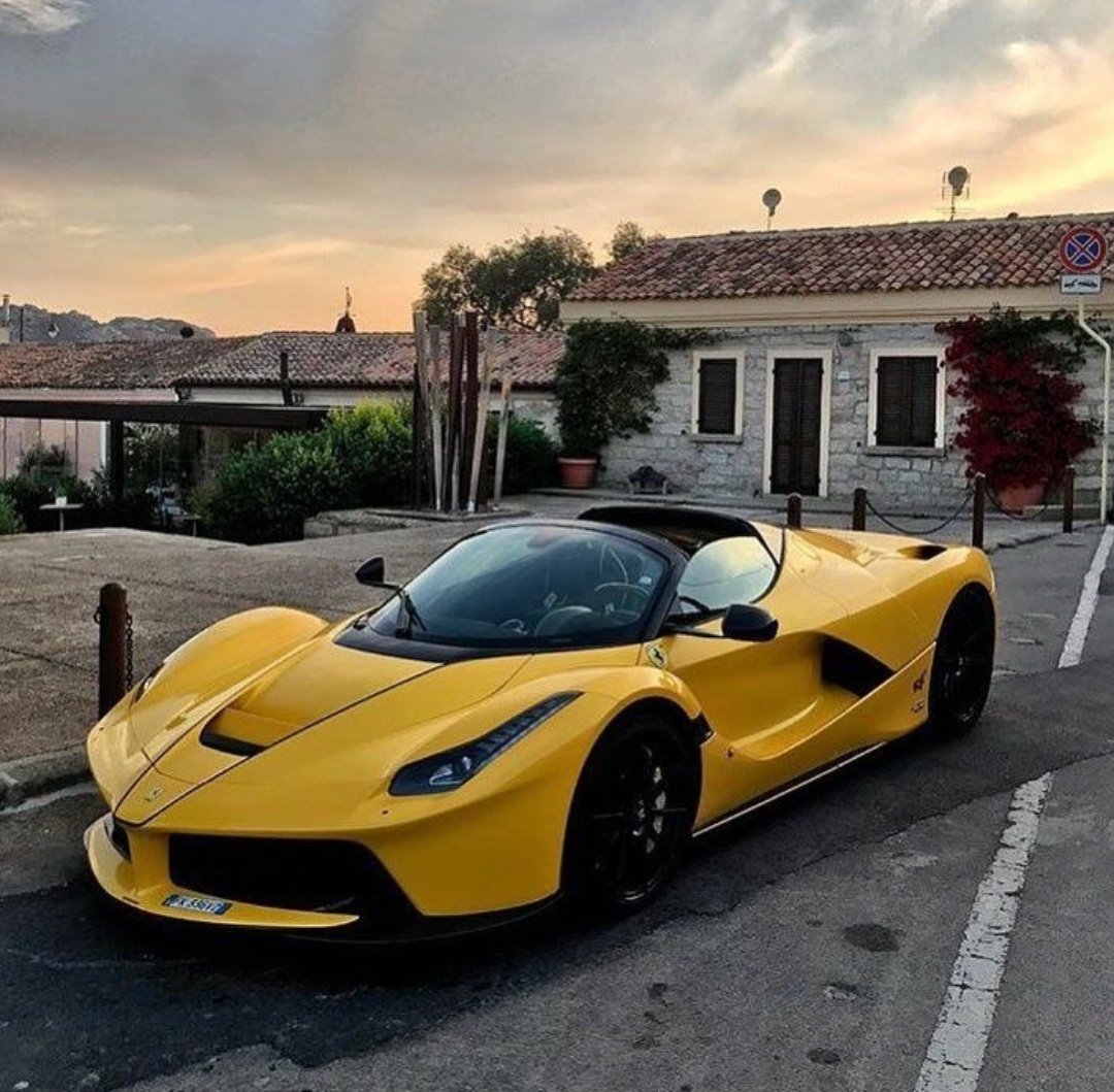 Ferrari LaFerrari 🍌