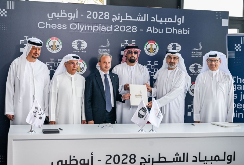 Abu Dhabi and FIDE Sign Agreement for 47th Chess Olympiad ♟️ The President of the International Chess Federation (FIDE), Arkady Dvorkovich, and the General Secretary of the Abu Dhabi Sports Council, Aref Hamad Al Awani, have signed the Agreement on hosting and organizing the