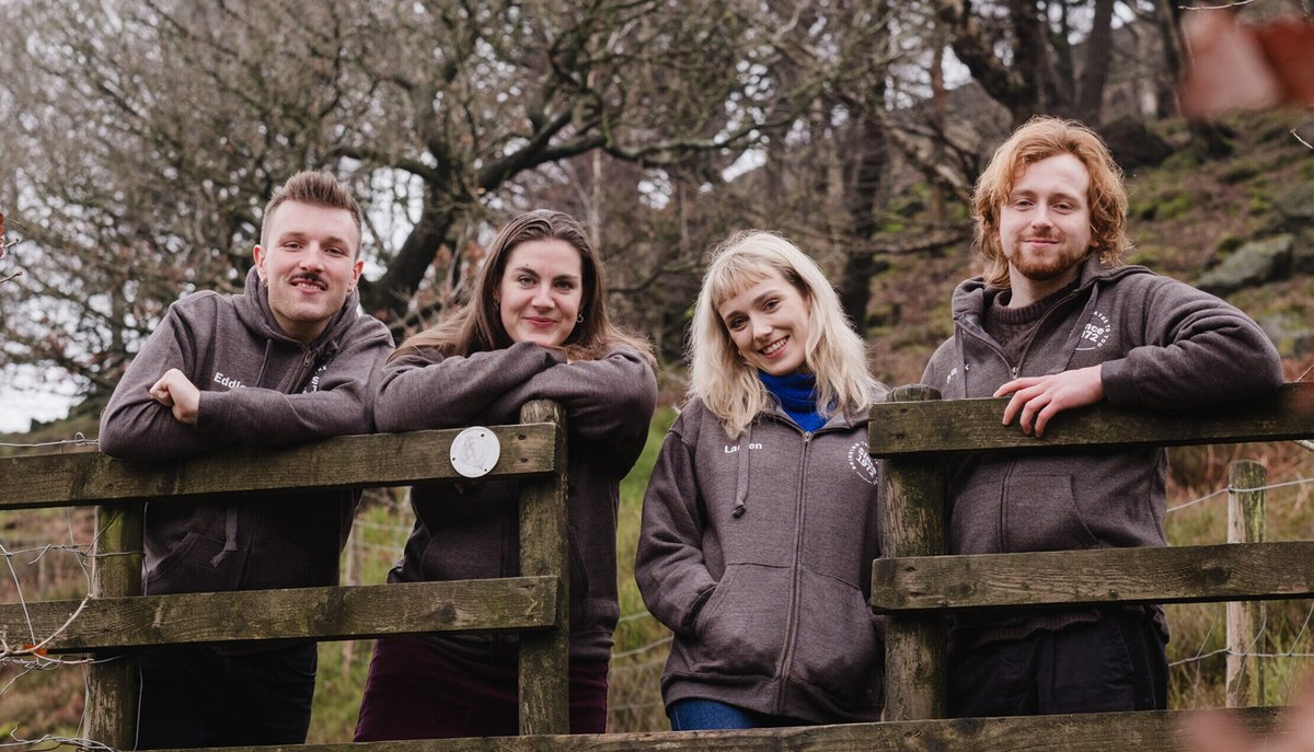 Summer must be round the corner because this year's shows from <a href="/mikrontheatre/">Mikron Theatre Company 🇺🇦</a> have landed on the site!

Common Ground is a ‘hill-arious’ ramble through the history of land access in England, coming to the Rowbarge on 23 July and Goring Lock on 25 July
whatsonreading.com/venues/mikron-…
1/