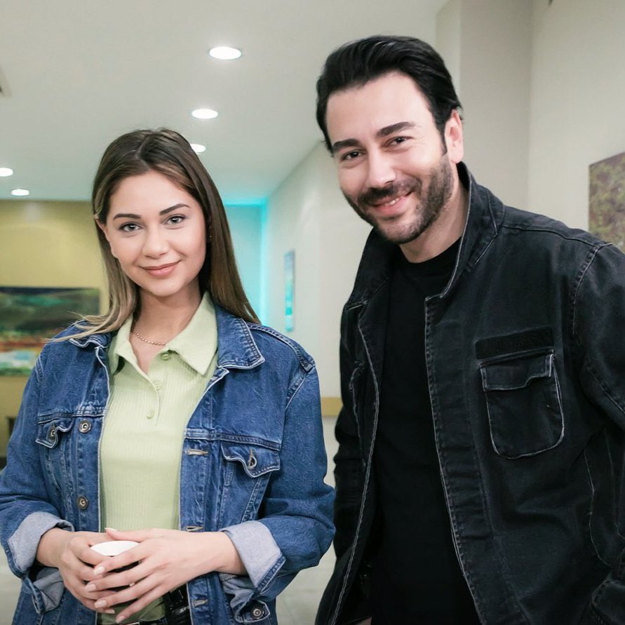 Ece Aydemir & Oğuz Peçe ❣️

#ArkaSokaklar #CanEm