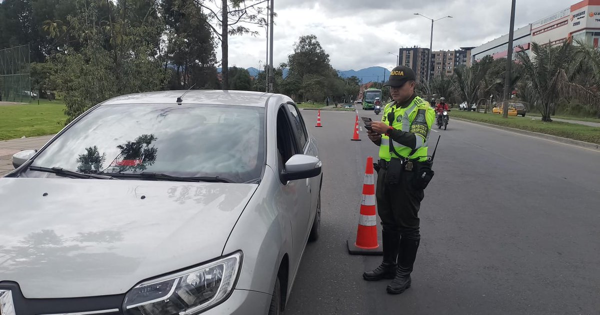 En el desarrollo de las actividades enfocadas a la #SeguridadVial y sensibilización a los diferentes actores viales, se hace extensiva la invitación al cumplimiento de las normas y señales de tránsito.🚔↙️