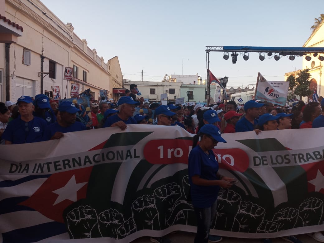En el Municipio Guanabacoa se amaneció este #1Mayo de fiesta, la fiesta de los trabajadores. Allí, los trabajadores de la empresa ECOST Cupet dejaron claro que #PorCubaJuntosCreamos