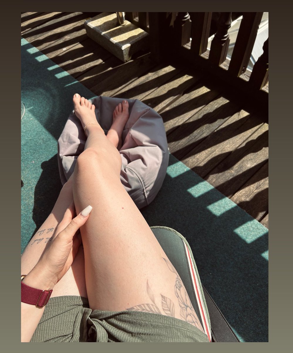 Bisschen Sonne tanken ☀️
& was macht ihr, bei dem schönen Wetter ?🥰