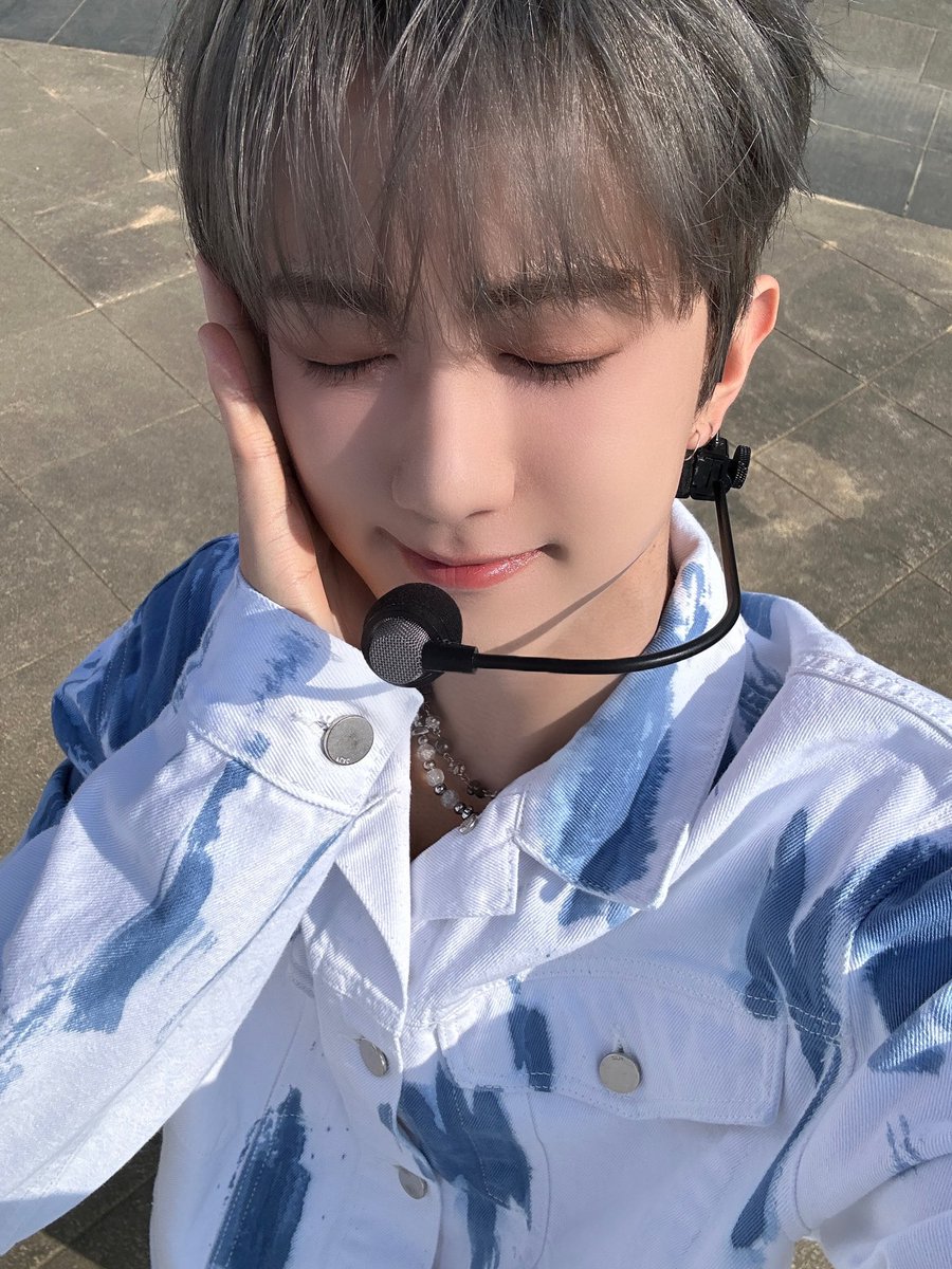 YOUNITE_twt's tweet photo. 유니즈! 오늘부터 재밌게 신나게 레쮸고😎😉🫶

#경문 #KYUNGMUN https://t.co/YWHvqowEtf