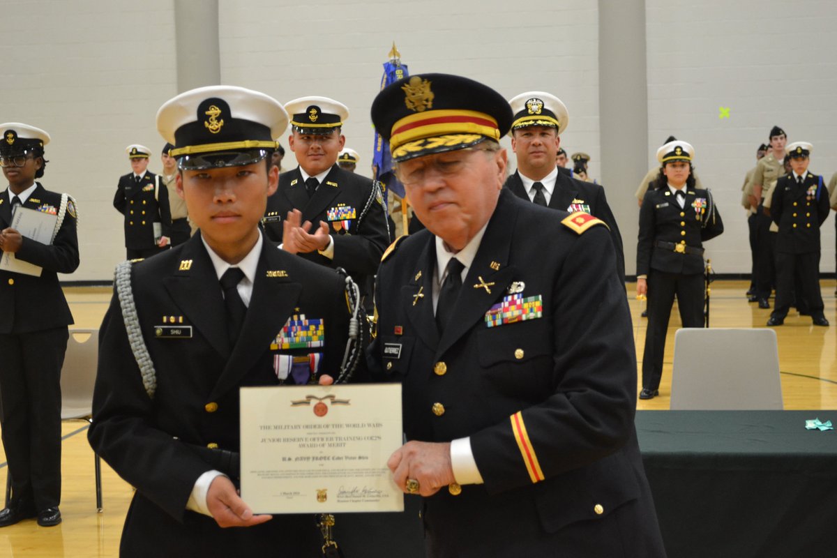Cadet Shiu (MCHS) received the JROTC Medal of Merit from the Military Order of the World Wars at the 2024 NJROTC Change of Command & End-of-Year Awards Ceremony.