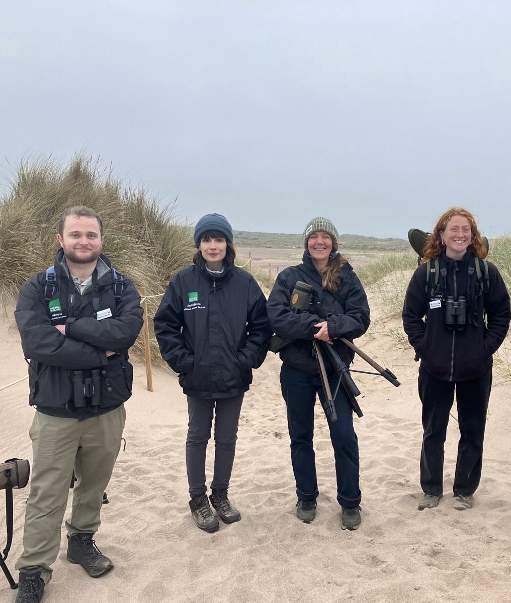 With numbers of breeding Ringed Plovers rising by the day 4 Assistant Rangers joined the team this morning. They will be out and about across the #nnr over the coming months - come and say hello. ⁦@LifeWader⁩ ⁦@NE_Northumbria⁩